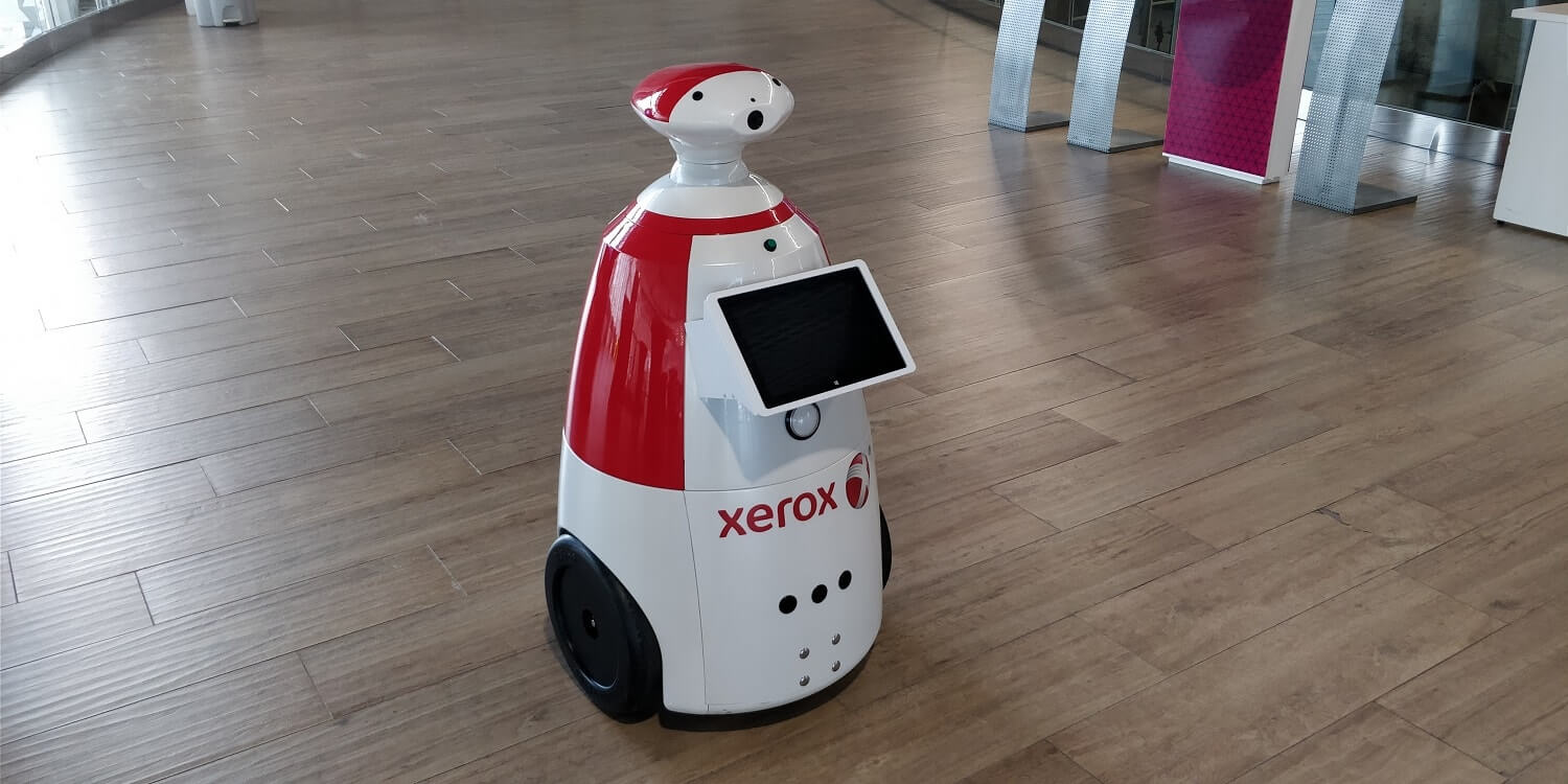 Конференция компании Xerox. Робот R.Bot 100 Plus.