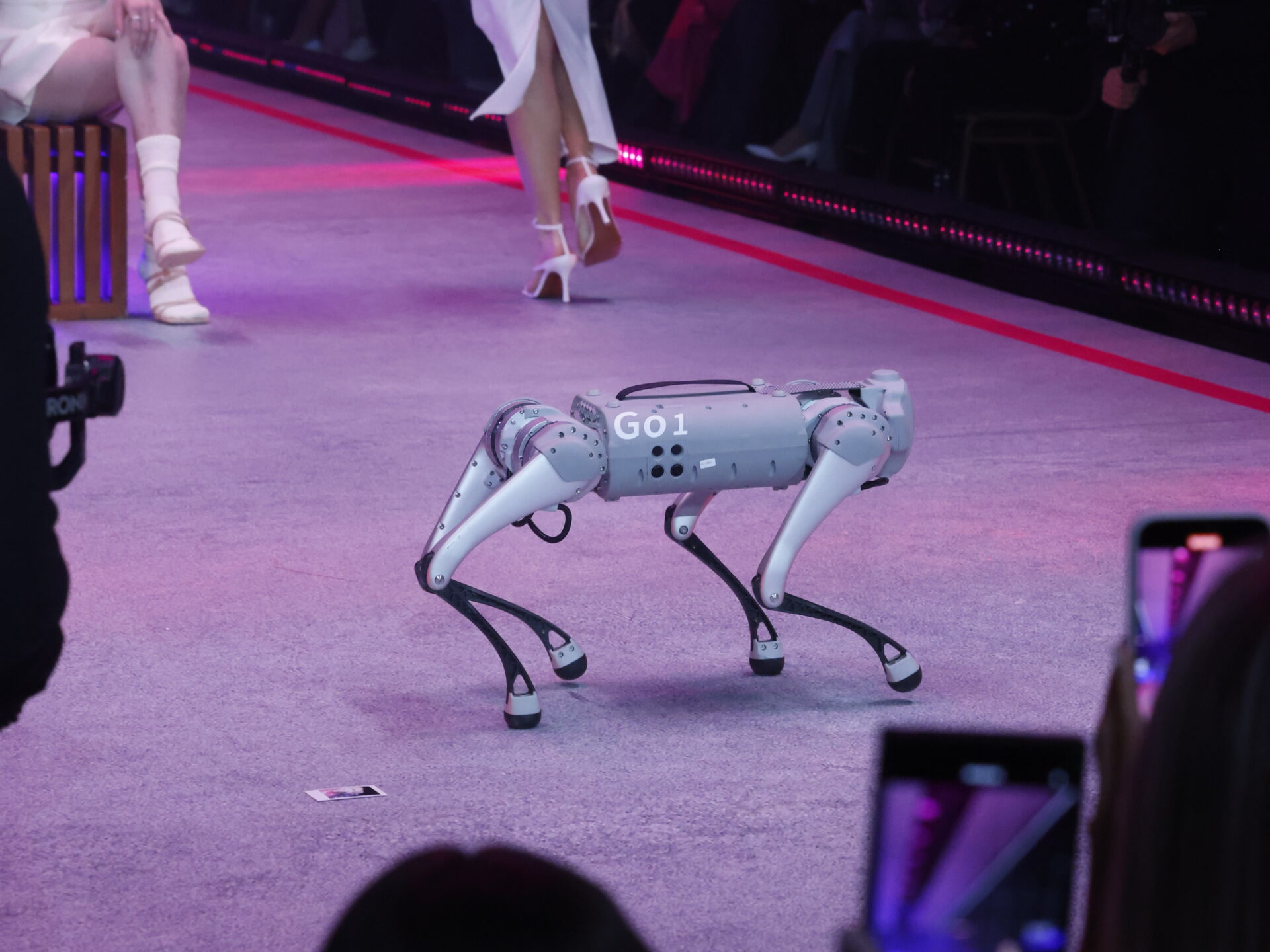 Аренда роботов для мероприятий: как выбрать идеальную модель для вашего праздника